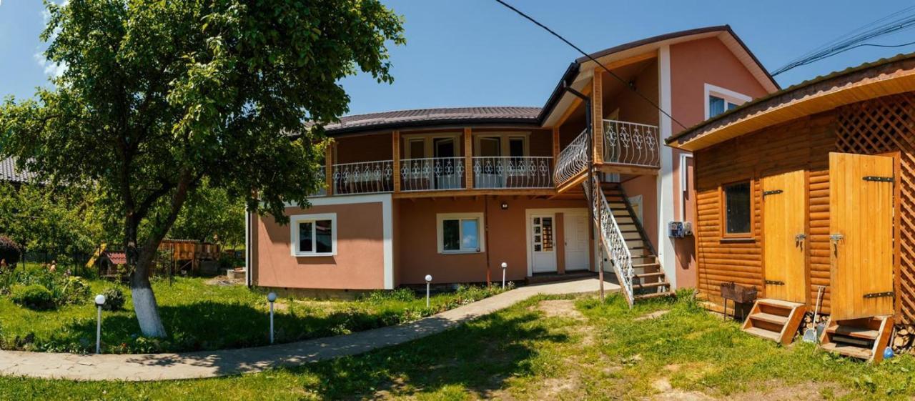 Під Соснами Hotel Krivorovnya Exterior photo