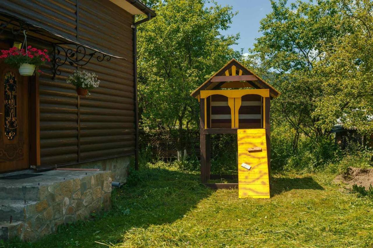 Під Соснами Hotel Krivorovnya Exterior photo
