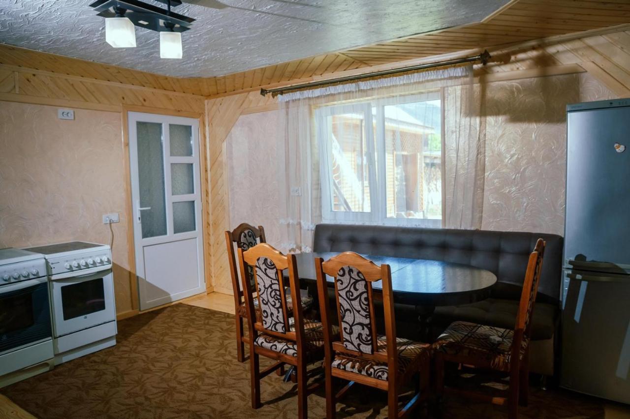Під Соснами Hotel Krivorovnya Exterior photo